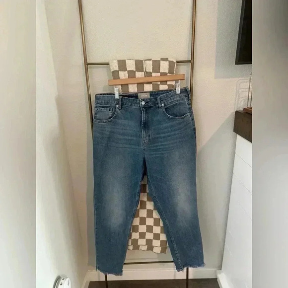 EVERLANE THE CURVY CHEEKY JEANS SIZE 32 - Picture 1 of 6